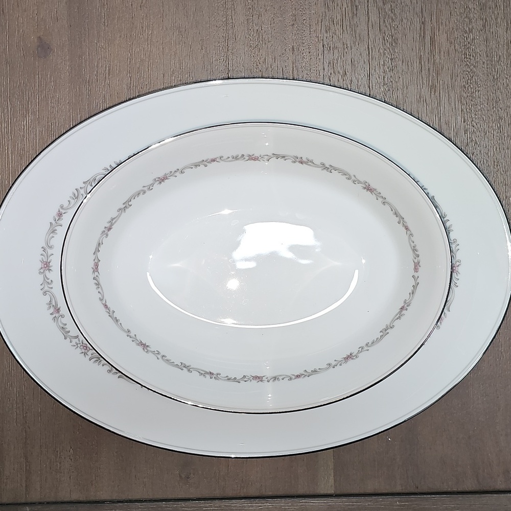 Noritake Corona Oval Vegetable Dish And Platter